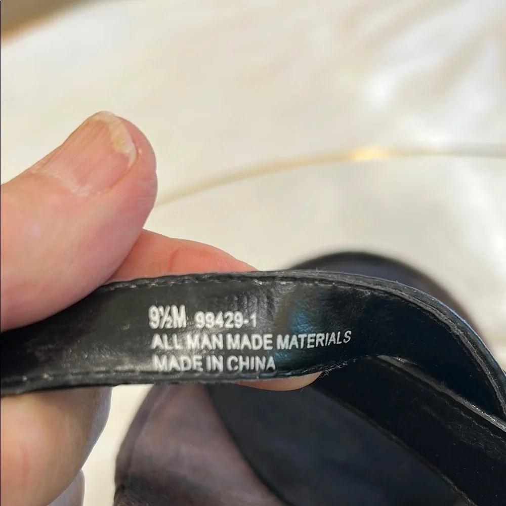 AEROSOLES Black Strappy Wedge Sandals Size 9.5